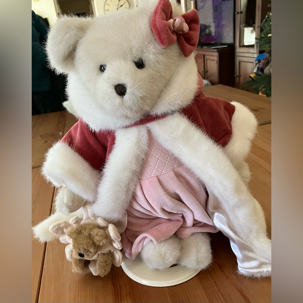 EUC Boyd’s Bears Genevieve Rose Frostberry 14” with Blizz Snowflake 99950V